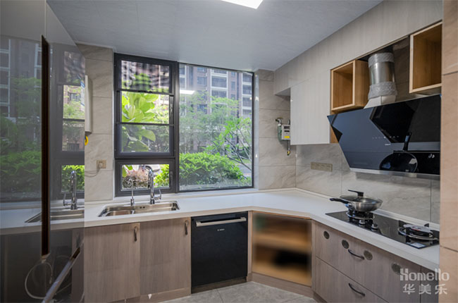 146㎡四居改大三居，主臥加入衣帽間，享受來自大套房的舒適